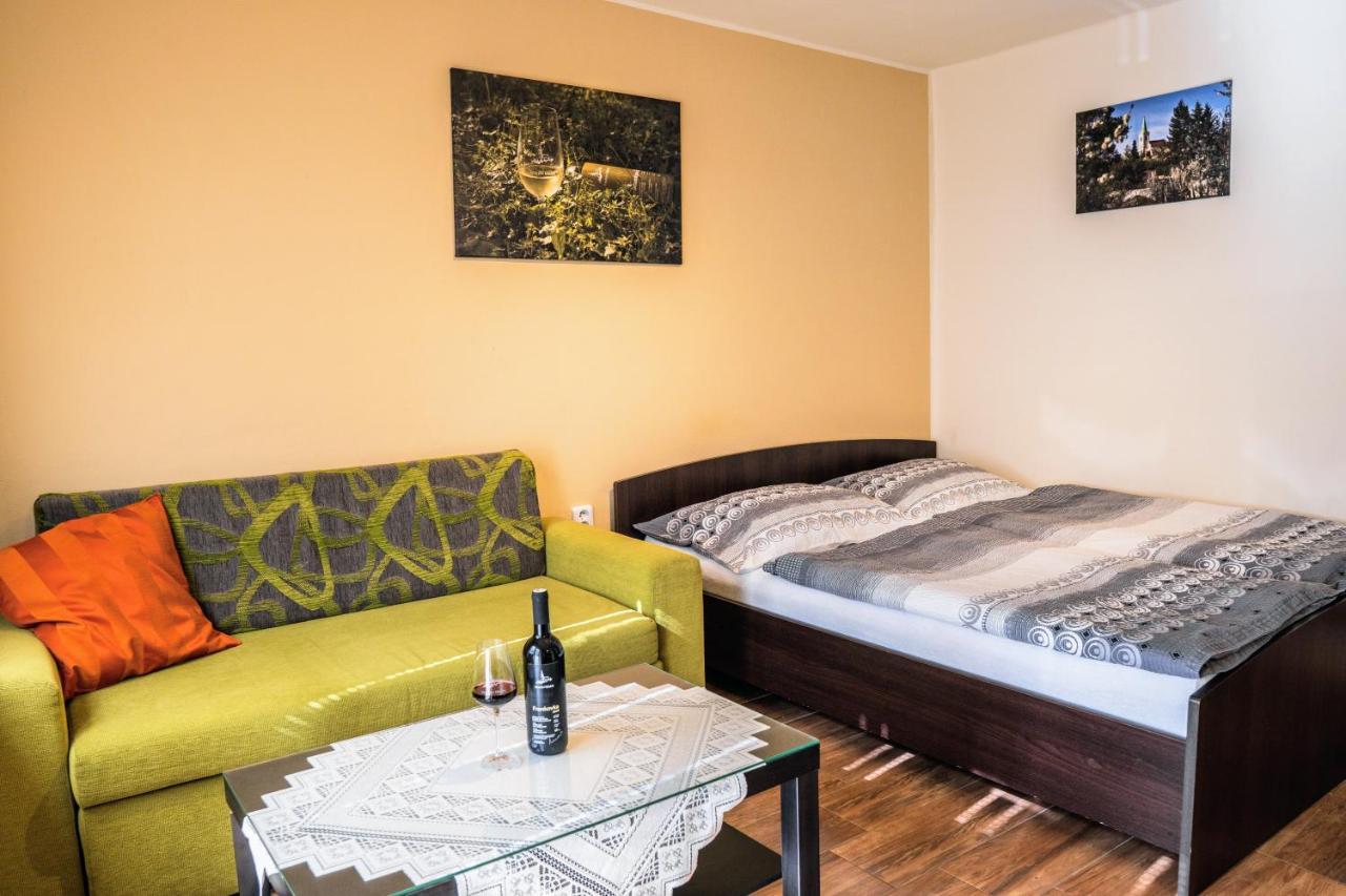 Ubytovani Ve Vinarstvi Medek | Medek House & Winery Uherské Hradiště Eksteriør bilde